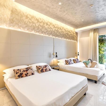 רימיני Hotel Mondial מראה חיצוני תמונה