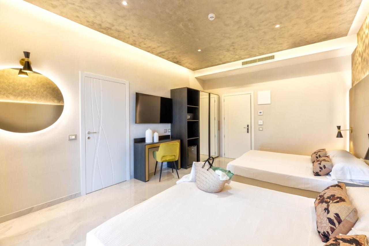רימיני Hotel Mondial מראה חיצוני תמונה
