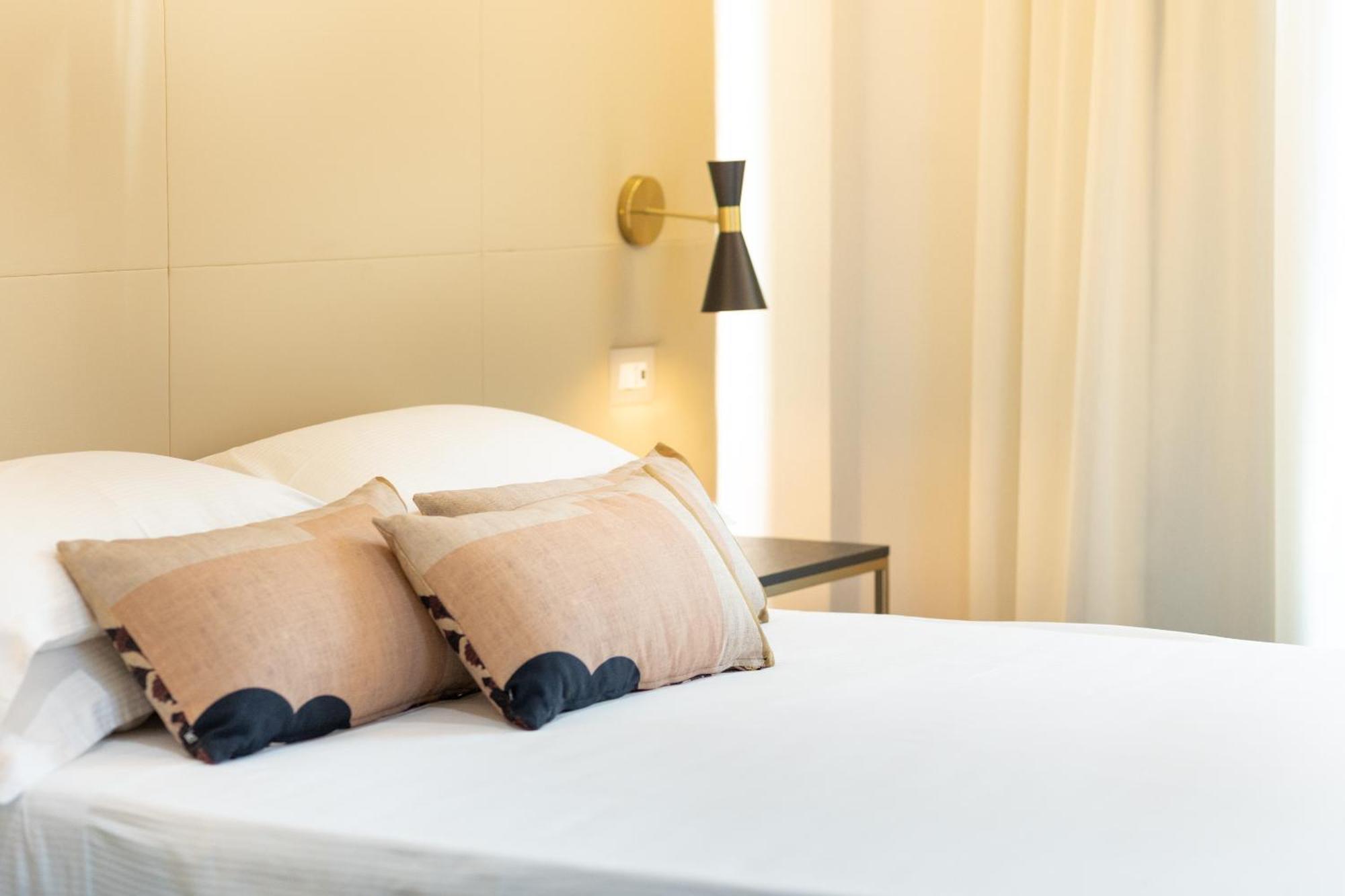 רימיני Hotel Mondial מראה חיצוני תמונה