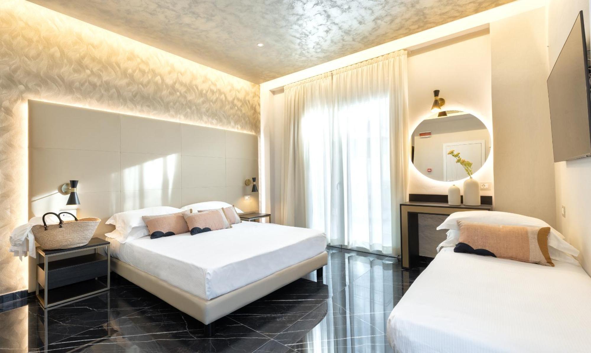 רימיני Hotel Mondial מראה חיצוני תמונה