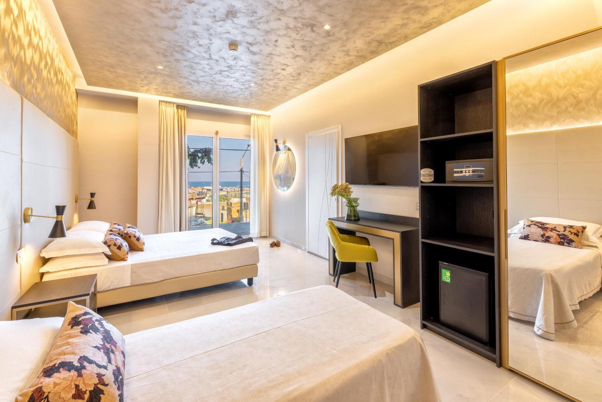 רימיני Hotel Mondial מראה חיצוני תמונה