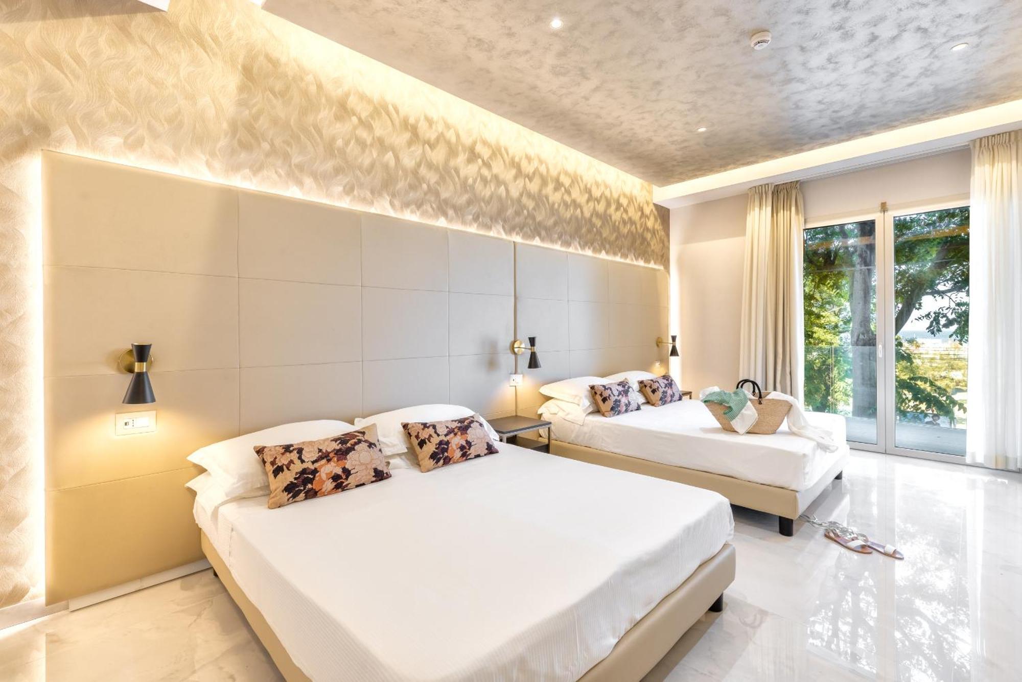 רימיני Hotel Mondial מראה חיצוני תמונה