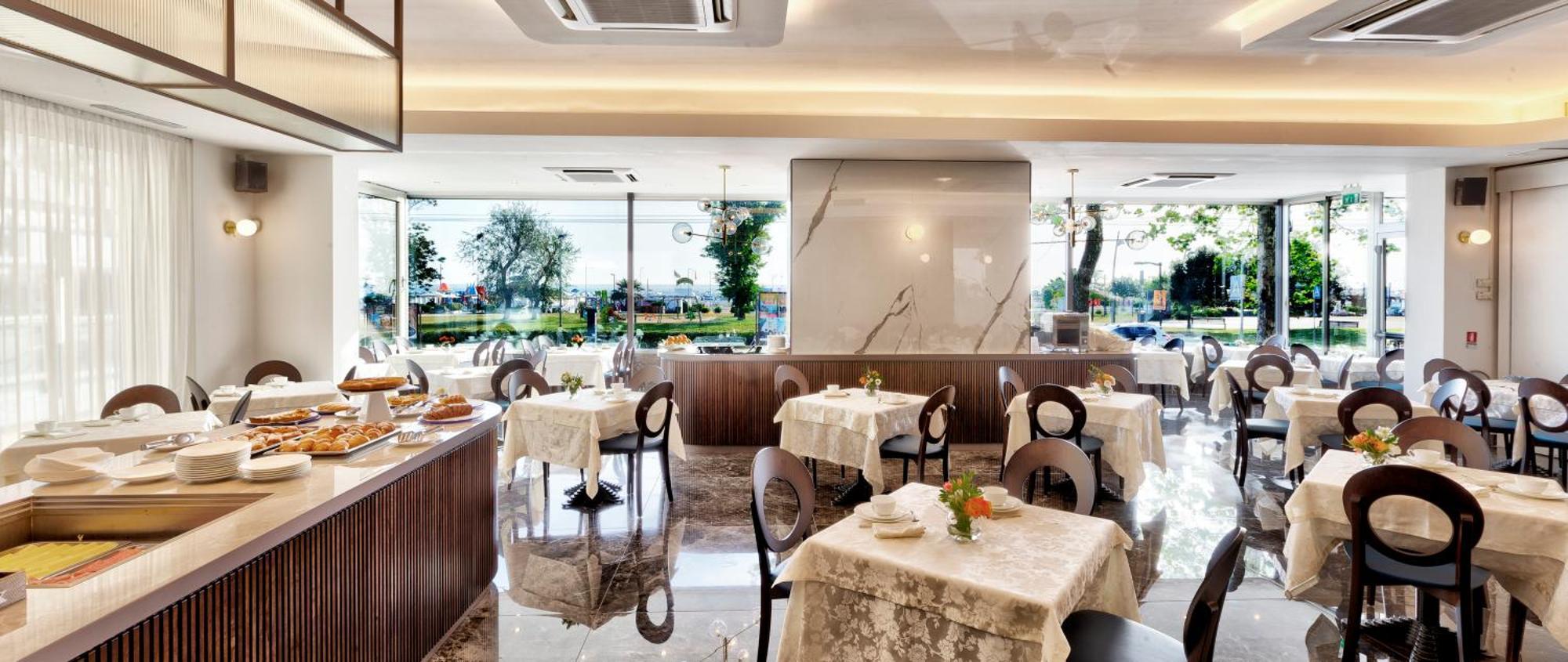 רימיני Hotel Mondial מראה חיצוני תמונה